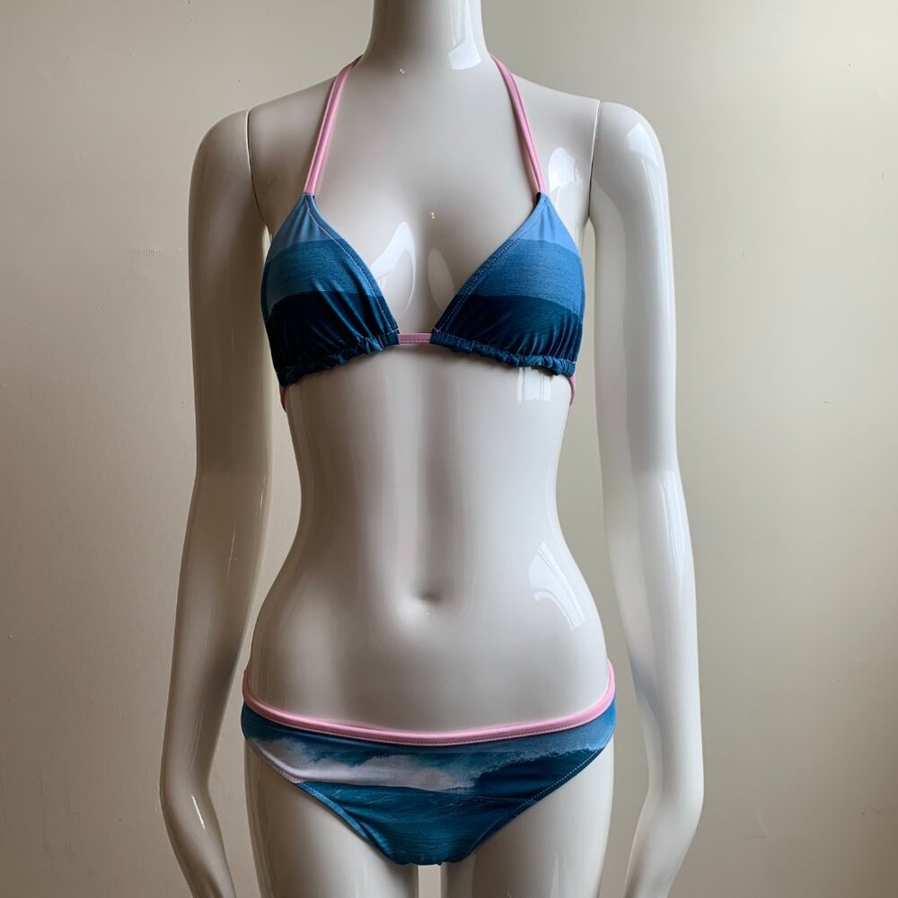 Aaron Chang blue & pink wave reversible bikini